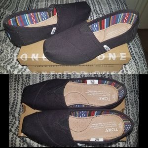 Womens toms